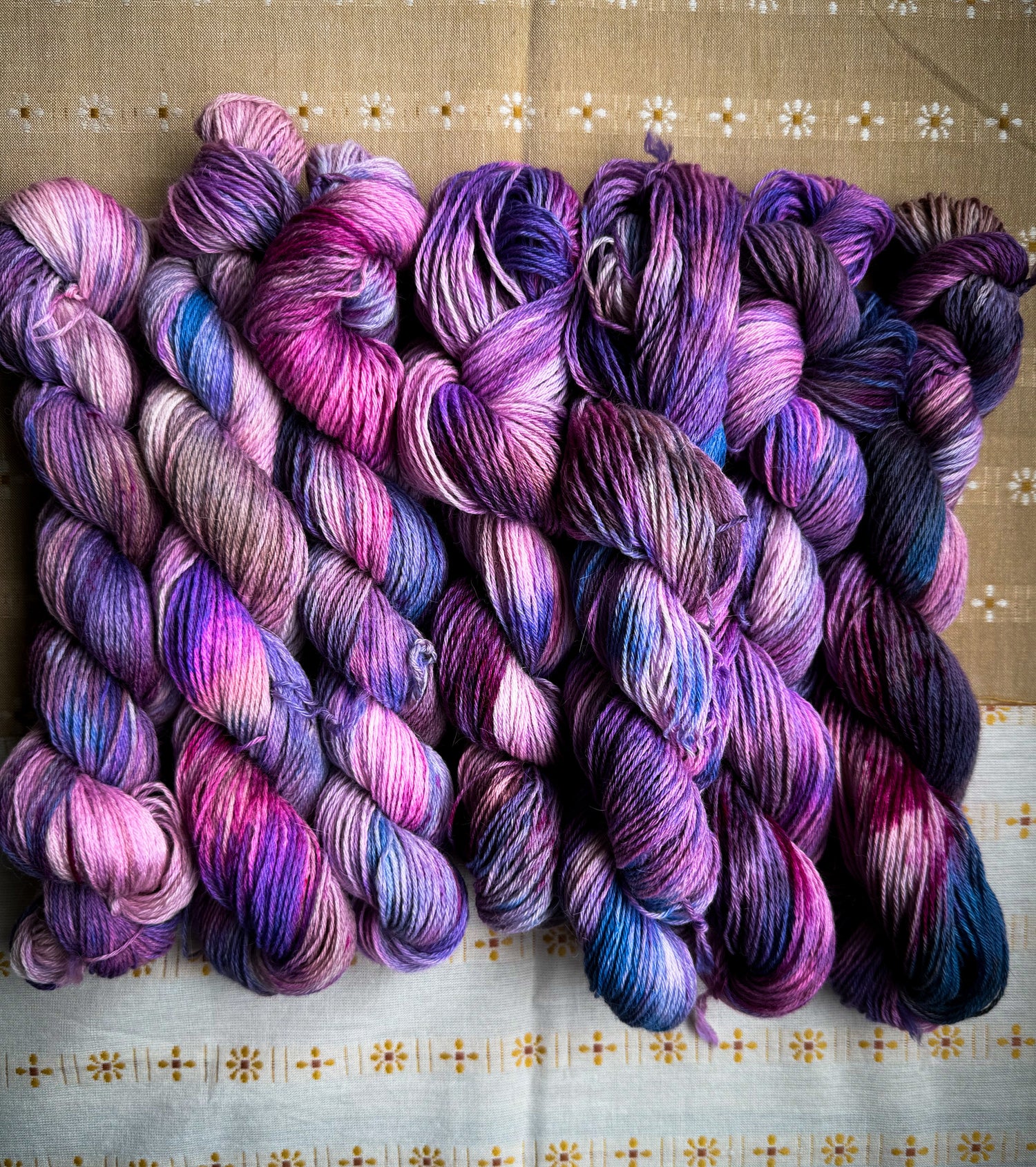 Cozy and durable sock 4 ply yarn